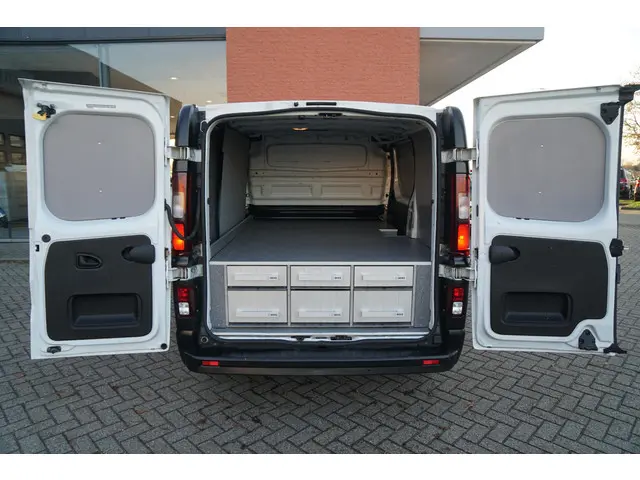 Nissan NV300