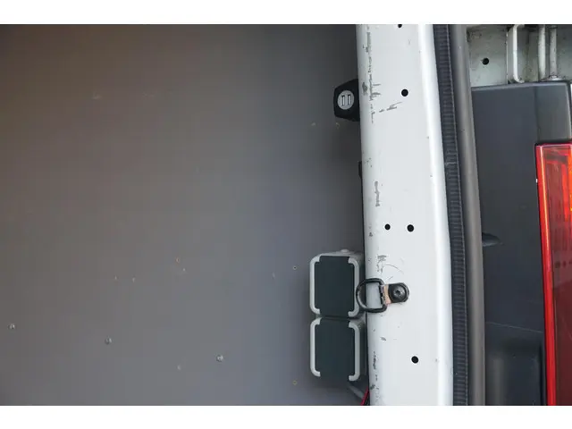 Nissan NV300