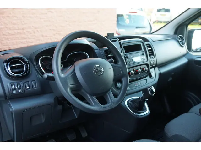 Nissan NV300