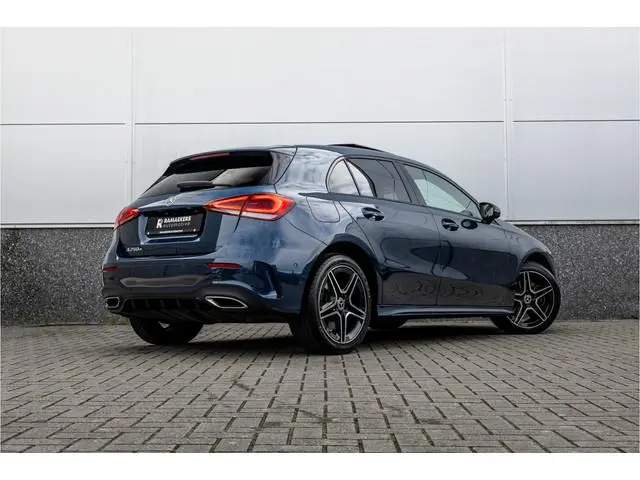 Mercedes-Benz A-klasse 250 e AMG Line Pano / Sfeerverlichting / Carplay / Night Pakket / 18inch /
