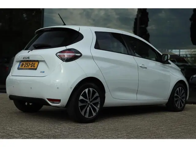 RENAULT ZOE R135 INTENS 52 KWH SOH 92.6% | KOOPACCU | CARPLAY | CAMERA | PDC | STOEL. & STUURVERW.
