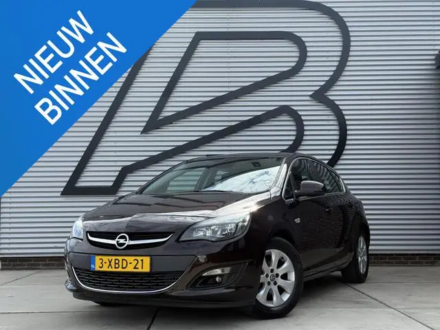 Opel Astra 1.4 Turbo Business + Navi|Clima|Cruise|Trekhaak|PDC|Lm velgen|N.A.P|APK tot 12-2026