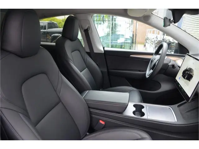 Tesla Model Y RWD 58 kWh AutoPilot4.0, FSD 99,- p/mnd