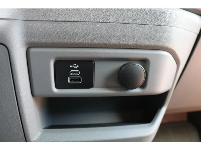 Ford E-Transit Custom