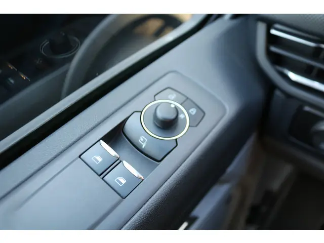 Ford E-Transit Custom