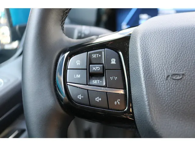 Ford E-Transit Custom