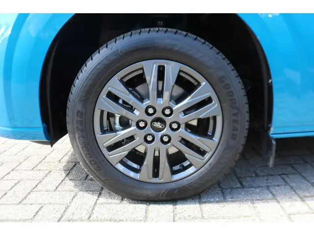 Ford E-Transit Custom