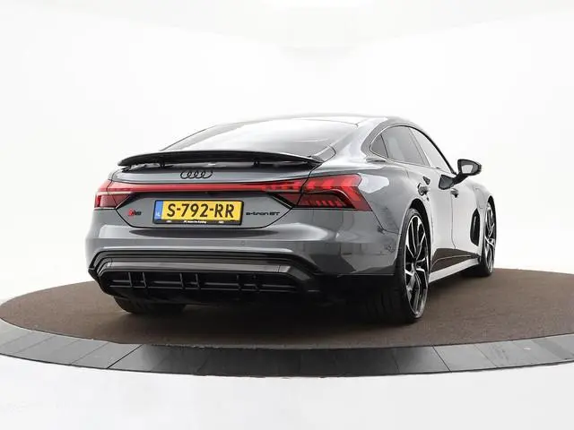 Audi e-tron GT RS 93 kWh 600pk · SOH 94% · Carbon Optiekpakket · Nachtzichtassistent · Vierwielbestu...
