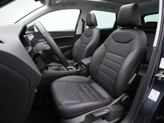 SEAT Ateca 1.5 TSI 150 pk Style Business Intense | Panoramadak | Stuur-/stoelverwarming | Achteruitr...