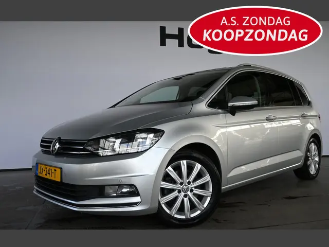 Volkswagen Touran 1.2 TSI Highline 7 Persoons StoelMassage/verwarming  Navigatie Goed Onderhouden! Inruil Mogelijk!