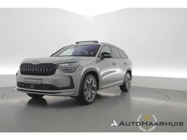 ŠKODA Kodiaq 1.5 TSI MHEV Sportline Business 7p | Rijklaar! | S/K-Dak | E-Trekhaak | Memory | Stuur-...