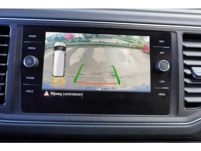 Volkswagen Crafter 180pk Automaat L3H3/L2H2 Apple carplay Cruise control Camera 3-Zits