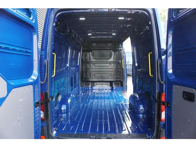 Volkswagen Crafter 180pk Automaat L3H3/L2H2 Apple carplay Cruise control Camera 3-Zits