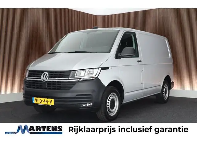 Volkswagen Transporter 2.0 TDI 110pk L1H1 Bijrijdersbank Navigatie Airco Cruise Control