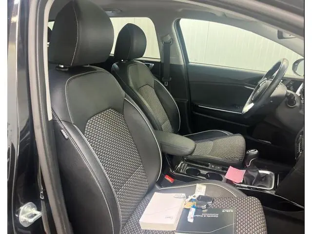 Kia Ceed Sportswagon 1.0 T-GDi 120PK ExecutiveLine / Panorama-schuifdak / 1/2 Leder / Navigatie / Ai...