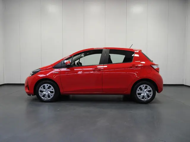 Toyota Yaris 1.5 Hybrid Active CAMERA/CLIMA/CRUISE/BLUETOOTH!