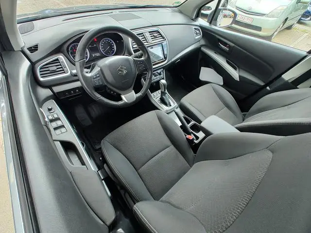 Suzuki S-Cross
