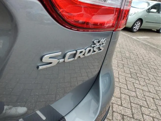 Suzuki S-Cross