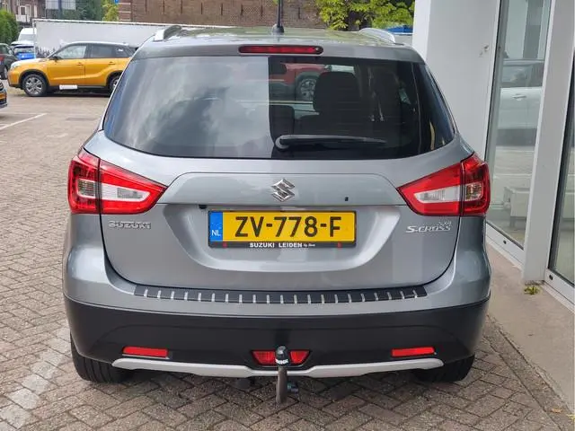 Suzuki S-Cross