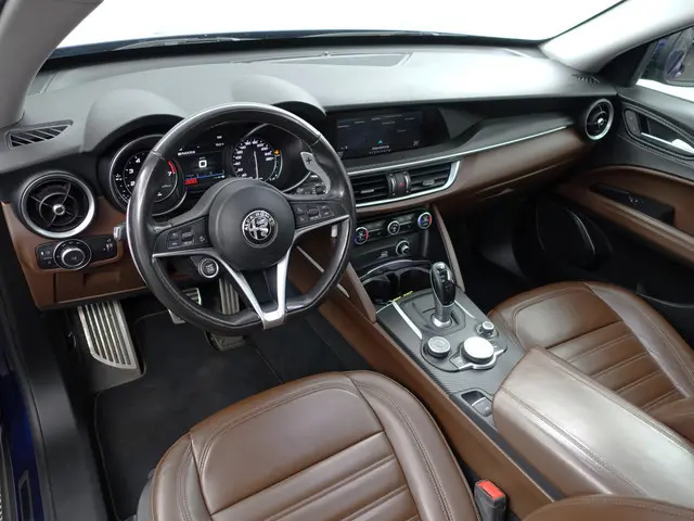 Alfa Romeo Stelvio 2.0 T AWD First Edition Aut- Panoramadak, Design Leder, Stuur/Stoelverwarming, Me...