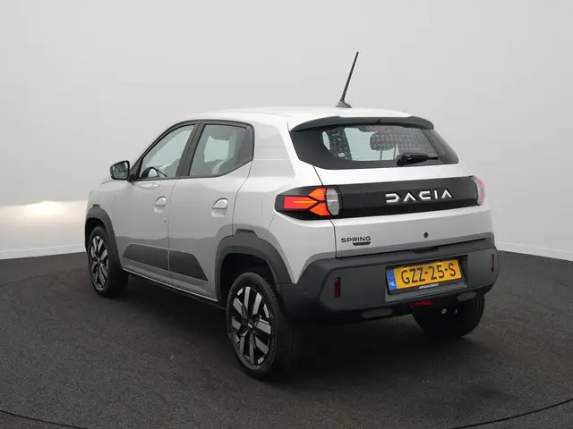 Dacia Spring Expression 65 - 27 kWh - RIJKLAARPRIJS - DEMO - All seasonbanden