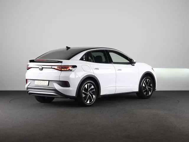 Volkswagen ID.5 Pro Business 77 kWh accu. 210 kW / 286 pk SUV Elek | 360 Camera | Led matrix | Navig...