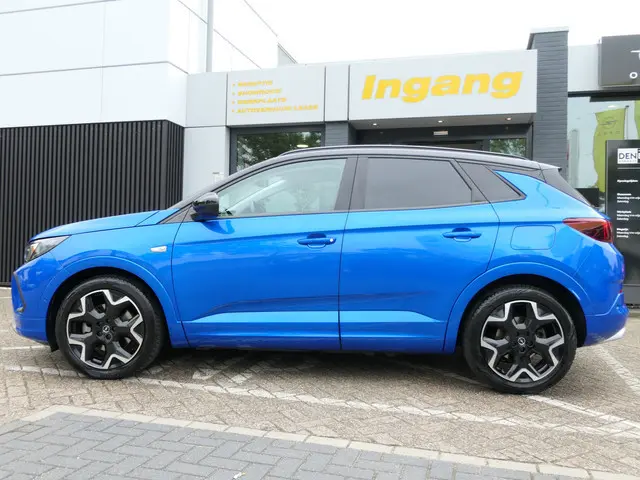 Opel Grandland 1.6 Turbo 225pk Plug-In Hybrid Ultimate | Leder | LED Matrix | Black Pack | 19" LMV