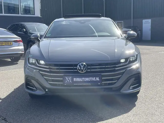 Volkswagen Arteon Shooting Brake 1.4 TSI eHybrid R-Line BINNEN + BUITEN PANO| NAPPALEDER SPORTSTOELE...