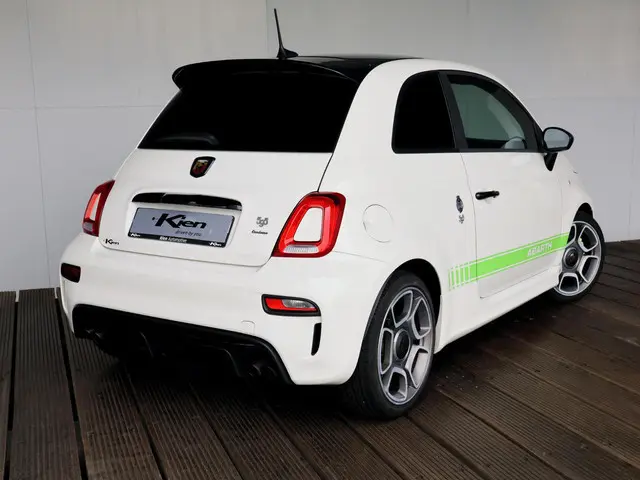 Abarth 595 1.4 T-Jet Turismo 70th Anniversary | Automaat | Schakelflippers | Sabelt stoelen | Pano-d...