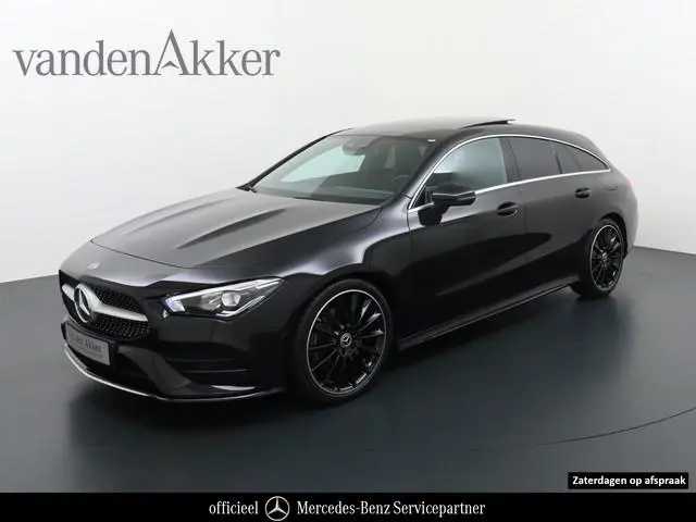 Mercedes-Benz CLA-klasse Shooting Brake 200 AMG 164pk // Panoramadak // Sfeerverlichting // Privacy...