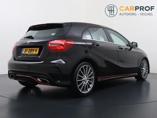 Mercedes-Benz A-klasse 180 Ambition AMG | NL Auto | Navigatie | Stoelverwarming |