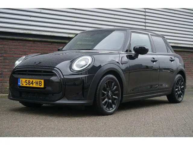 Mini Mini 1.5 One Essential LED/GR. NAVI/1e EIGENAAR.