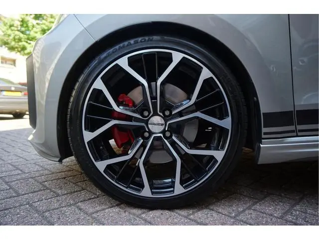 Volkswagen Up! 1.0 TSI GTI | Pano-dak | ca € 3.000,- upgrades | Sfeerverlichting | High Performance...