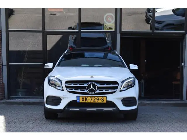 Mercedes-Benz GLA-klasse 180 Business Solution AMG Pano Stoelvw