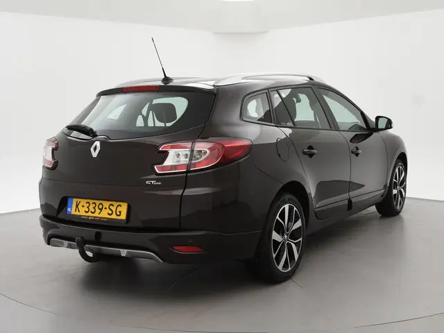 Renault Mégane Estate 1.2 TCe GT-LINE + TREKHAAK | 17 INCH LMV | NAVIGATIE | CLIMATE | CRUISE CONTRO...