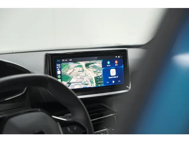 Peugeot e-2008 EV Allure 54 kWh | 11 KW Lader | Apple Carplay | Parkeersensoren