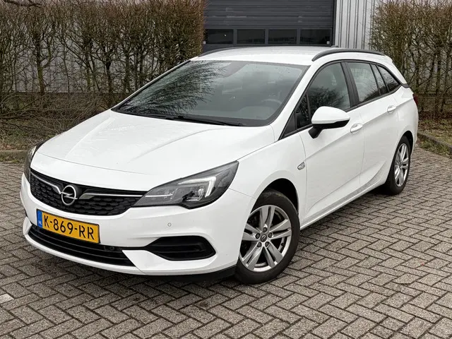 Opel Astra Sports Tourer BJR 2021 1.2 111 PK Edition TREKHAAK | AGR STOEL | CARPLAY | PDC | CLIMA |...