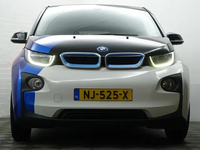 BMW i3 High Voltage Edition 94Ah 33 kWh- Xenon Led, Park Assist, Stoelverwarming, Navigatie, Cruise,...