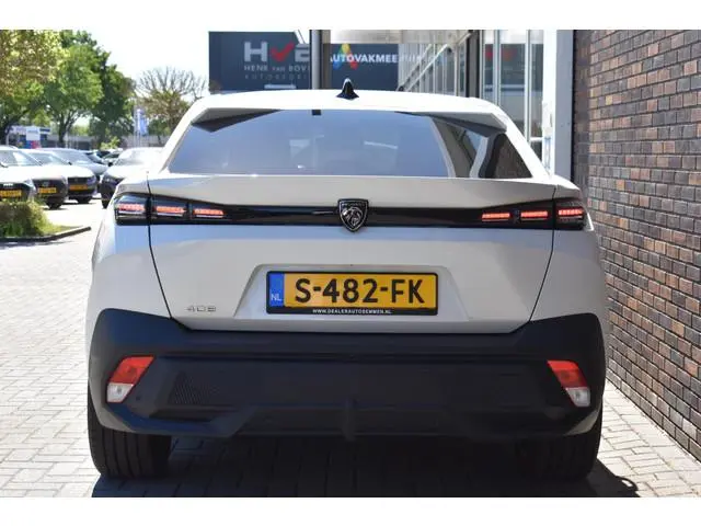 Peugeot 408