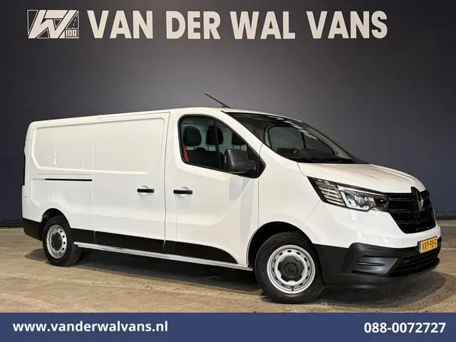 Renault Trafic 2.0 Blue dCi 130pk L2H1 Euro6 Airco | LED |  2500kg Trekhaak | Cruisecontrol Parkeers...