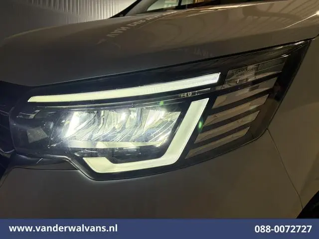 Renault Trafic 2.0 Blue dCi 130pk L2H1 Euro6 Airco | LED |  2500kg Trekhaak | Cruisecontrol Parkeers...