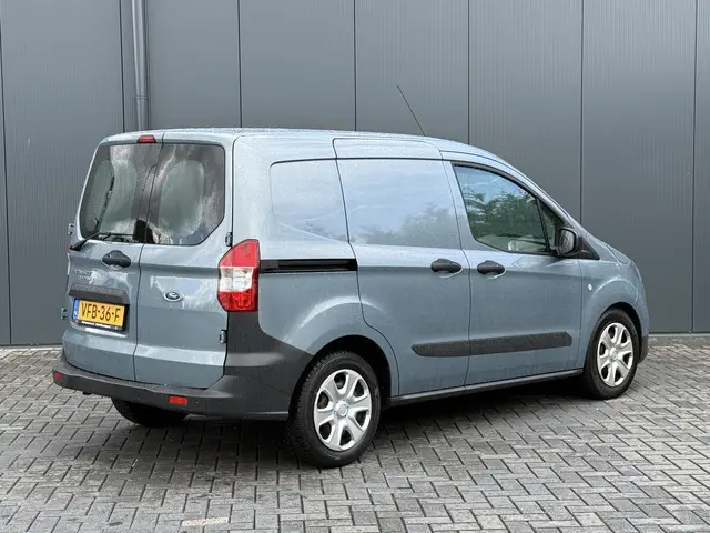 Ford Transit Courier