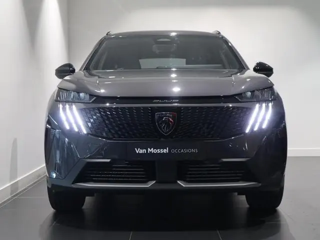 Peugeot 5008 Hybrid 136 Allure 7p | AUTOMAAT | Navigatie | Camera | Trekhaak | Direct leverbaar!! |