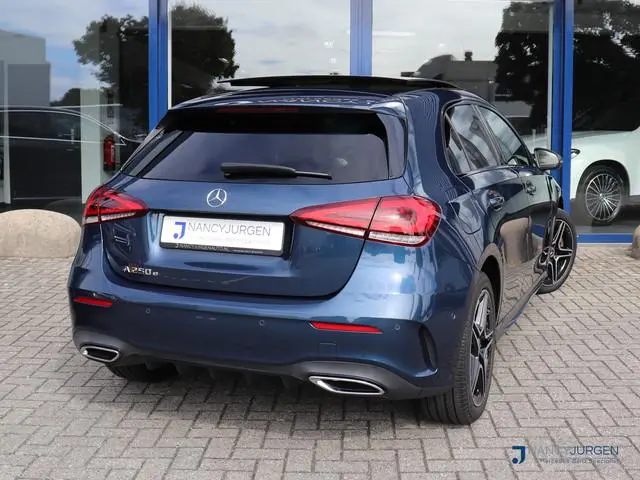 Mercedes-Benz A-klasse 250 e Business | AMG | Elektr. Pano Dak | Night Pakket | MBUX High End | Aug....
