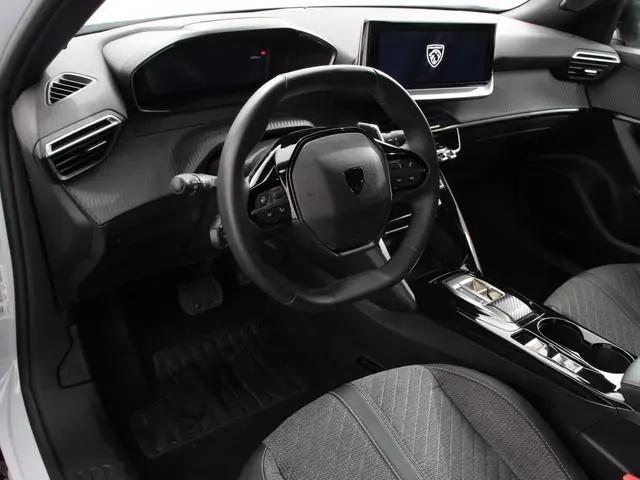 Peugeot 2008 1.2 Hybrid 136 pk Automaat Allure Navigatie Apple Carplay/Android Auto Climate Control...