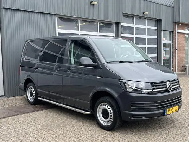 Volkswagen Transporter 2.0 TDI L1H1 Btw en Bpm vrij!! 2xschuifdeur Automaat Trekhaak 2500kg Airco Cr...