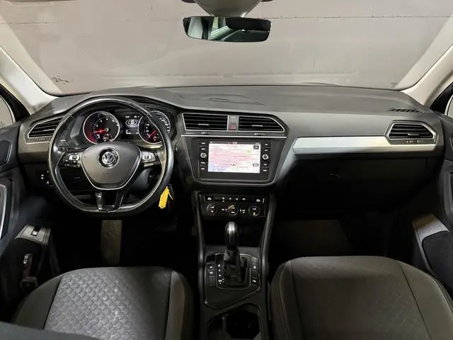 Volkswagen Tiguan 1.5 TSI ACT Comfortline | Apple Carplay | ACC | Trekaak | Draadloze lader