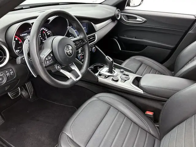Alfa Romeo Giulia 2.0T 200pk Sprint | AUTOMAAT | ACHTERUITRIJCAMERA | APPLE CARPLAY - ANDROID AUTO |...