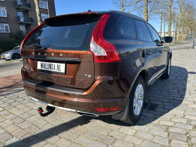 Volvo XC60 2.0 T5 FWD Summum panodak leer airco/ecc apk