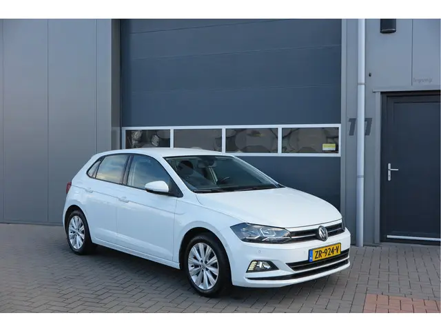 Volkswagen Polo 1.0 TSI 95 pk Highline , Adaptive Cruise , Parkeersensoren V+A , Parkassist, NAP, Na...